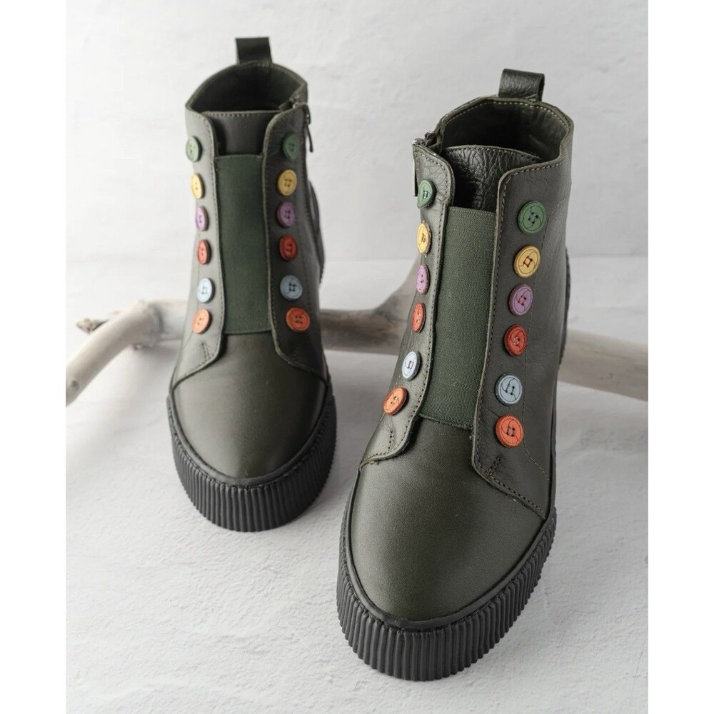 Gelato Tina Button Leather Boots In Olive Green Sz 7